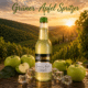 Grüner Apfel Spritzer in 0,33l Flasche mit frischen grünen Äpfeln und Eiswürfeln vor Weinbergen der Weststeiermark